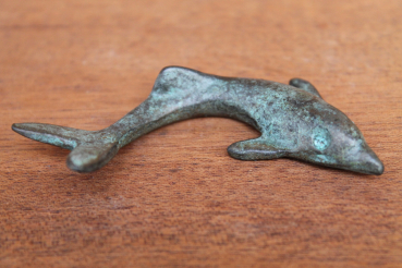 Sharks in antiquity, bronze replica 8 cm long, 5.4 cm wide, 57 g