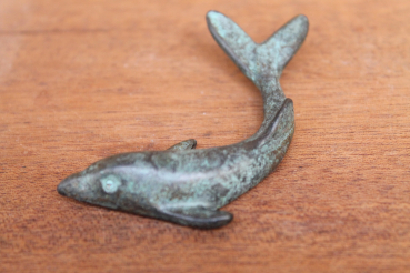 Sharks in antiquity, bronze replica 8 cm long, 5.4 cm wide, 57 g