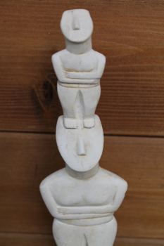 Cycladic idol Woman balancing girl on her head 29.2 cm high, 7.4 cm wide, 0.4 kg weight, Badisches Landesmuseum Karlsruhe