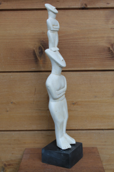 Cycladic idol Woman balancing girl on her head 29.2 cm high, 7.4 cm wide, 0.4 kg weight, Badisches Landesmuseum Karlsruhe