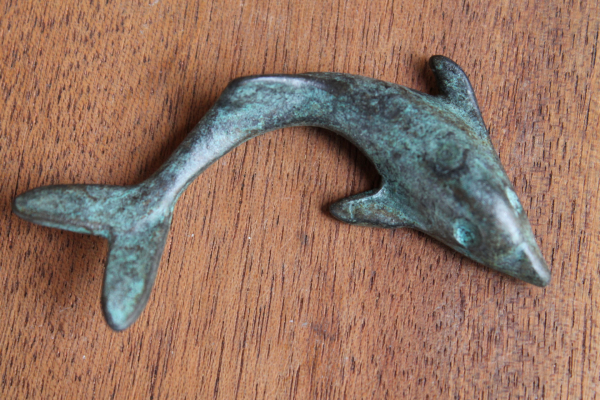 Sharks in antiquity, bronze replica 8 cm long, 5.4 cm wide, 57 g